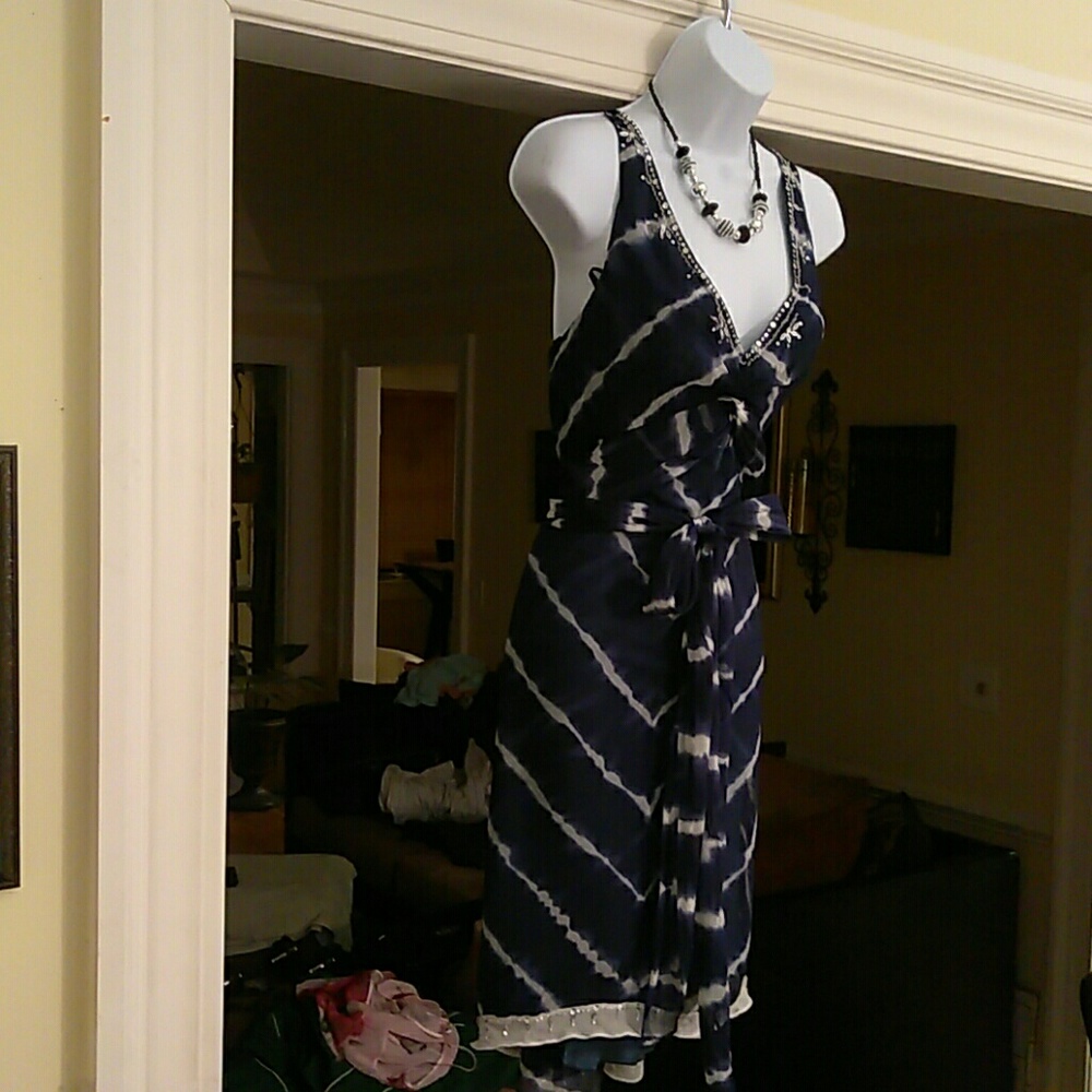 BGBCMaxazria ladies wrap dress